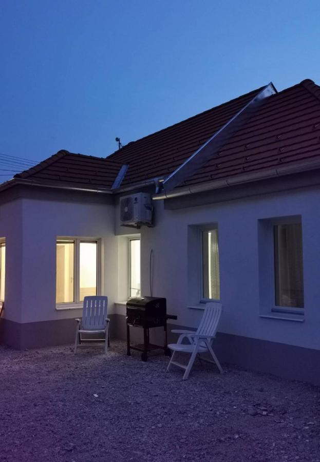 Tifani Apartman Keszthely Exteriér fotografie